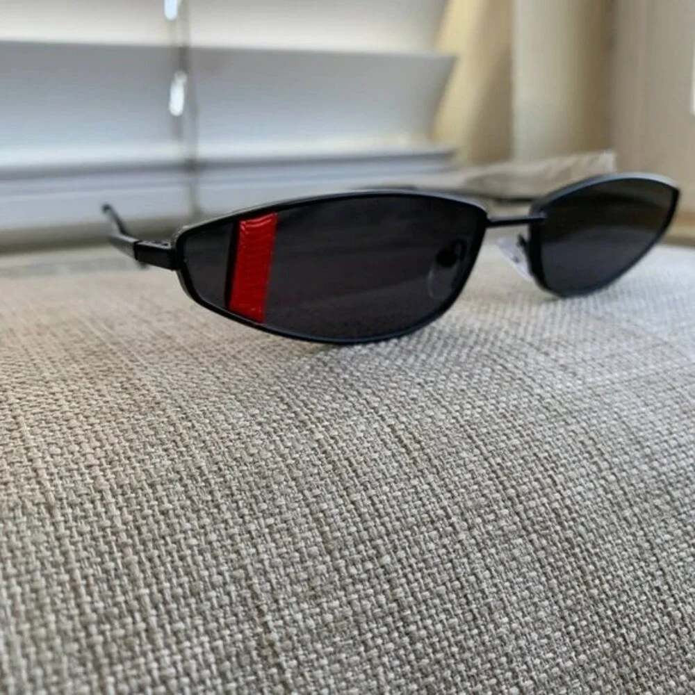 Sunglasses cat eye shape Women metal small cat eye designer red striped